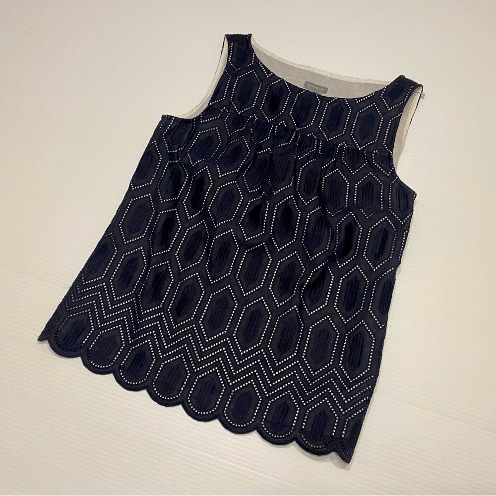 Ann Taylor Navy Eyelet Sleeveless Top with Scalloped Hem - Size 2